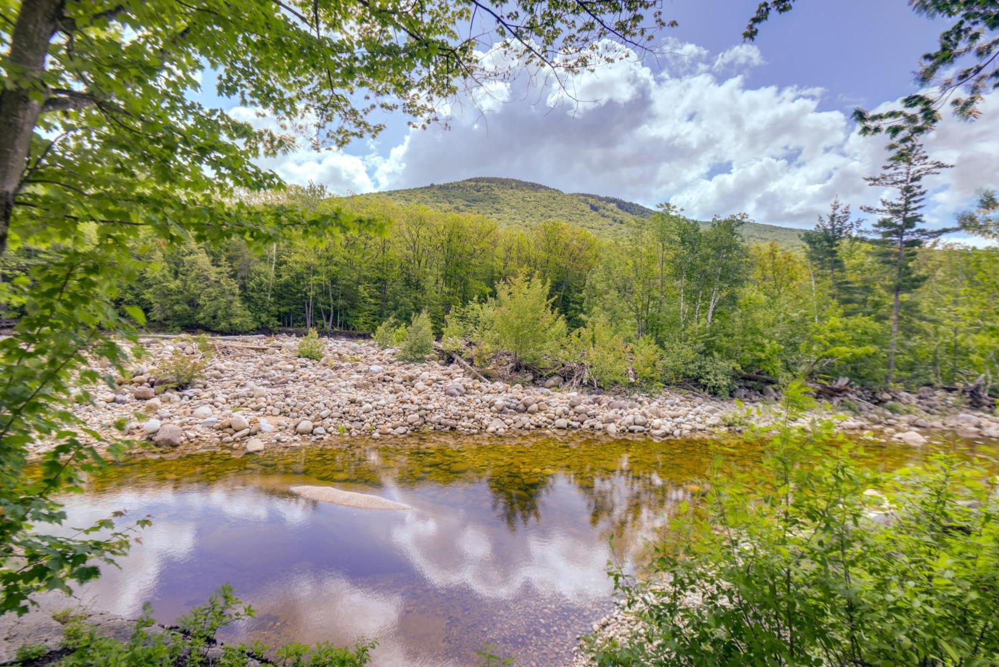 Well-Appointed Lincoln Abode Ski, Swim And Fish! Bagian luar foto